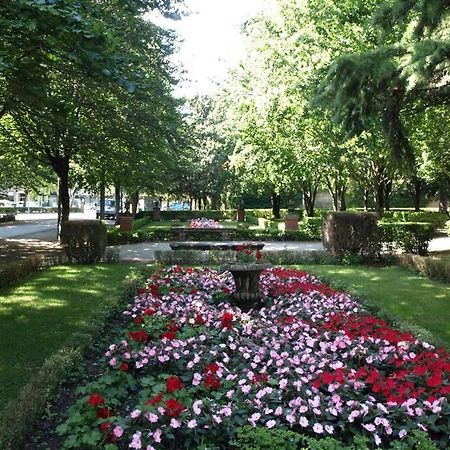 Larraina By Clabao Appartement Pamplona Buitenkant foto